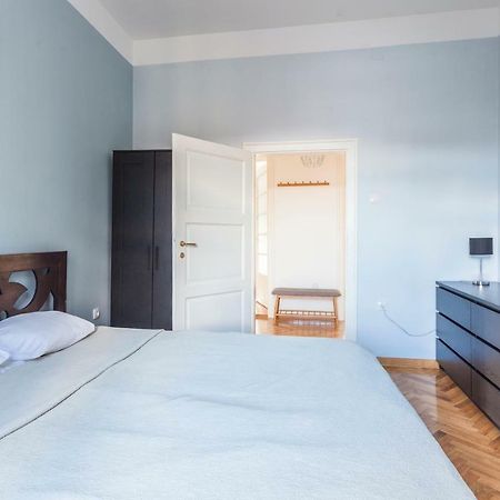 99 Muses Apartments Dordegol Екстериор снимка