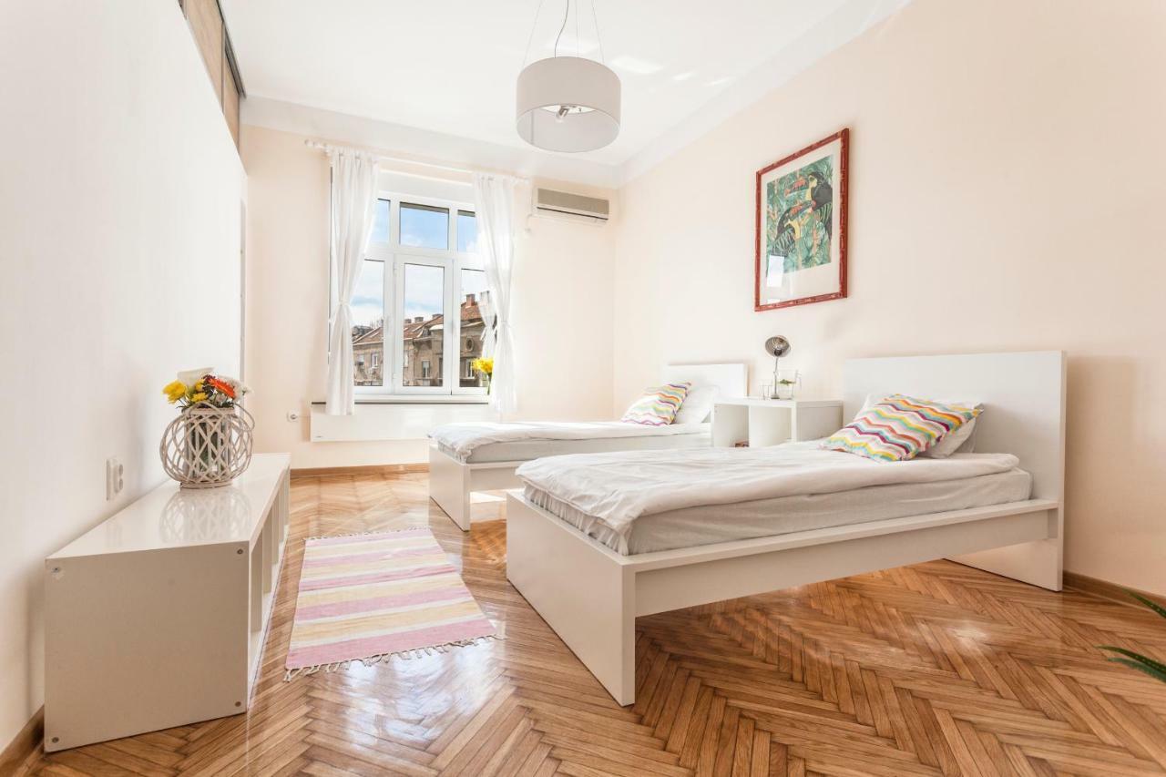 99 Muses Apartments Dordegol Екстериор снимка