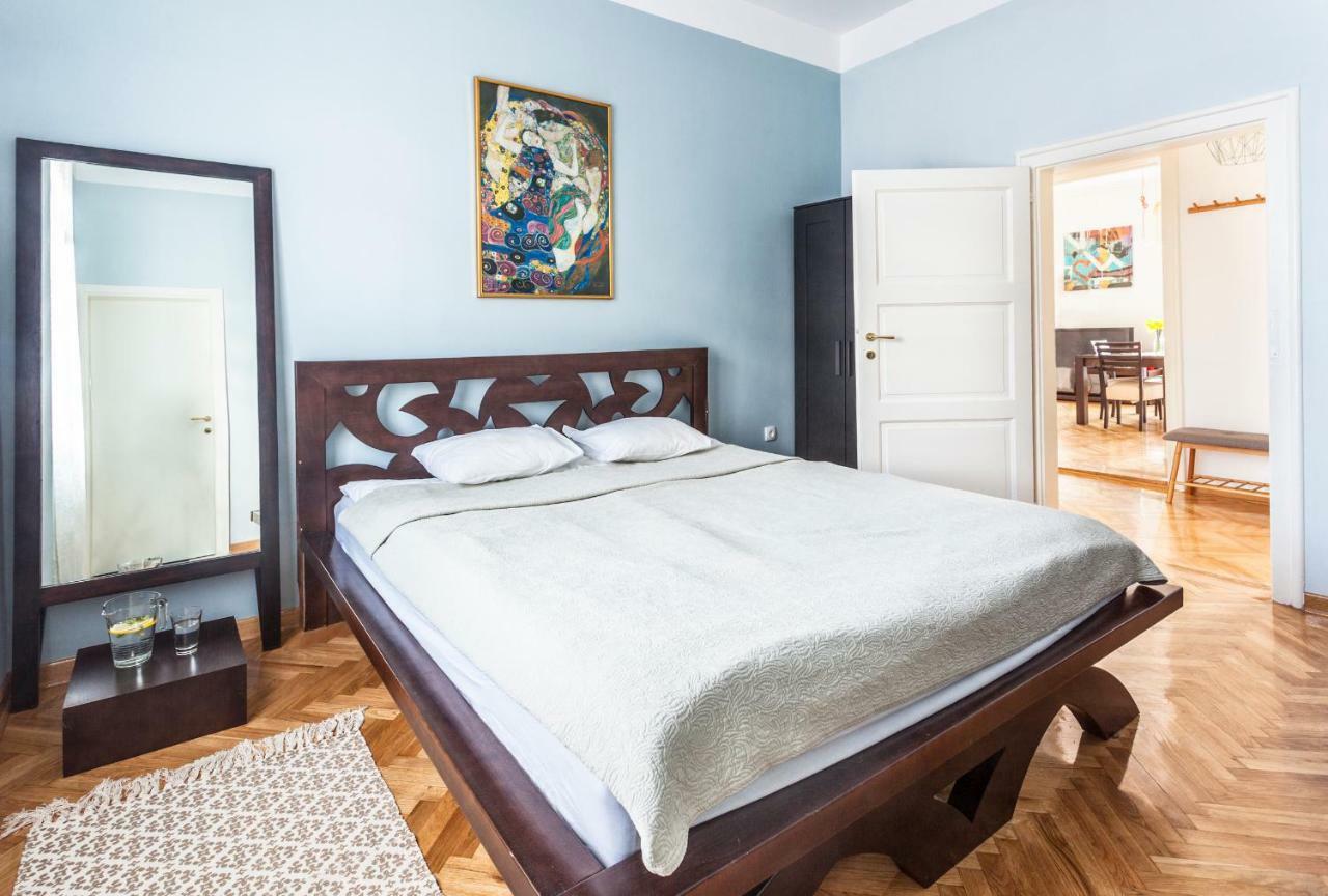 99 Muses Apartments Dordegol Екстериор снимка